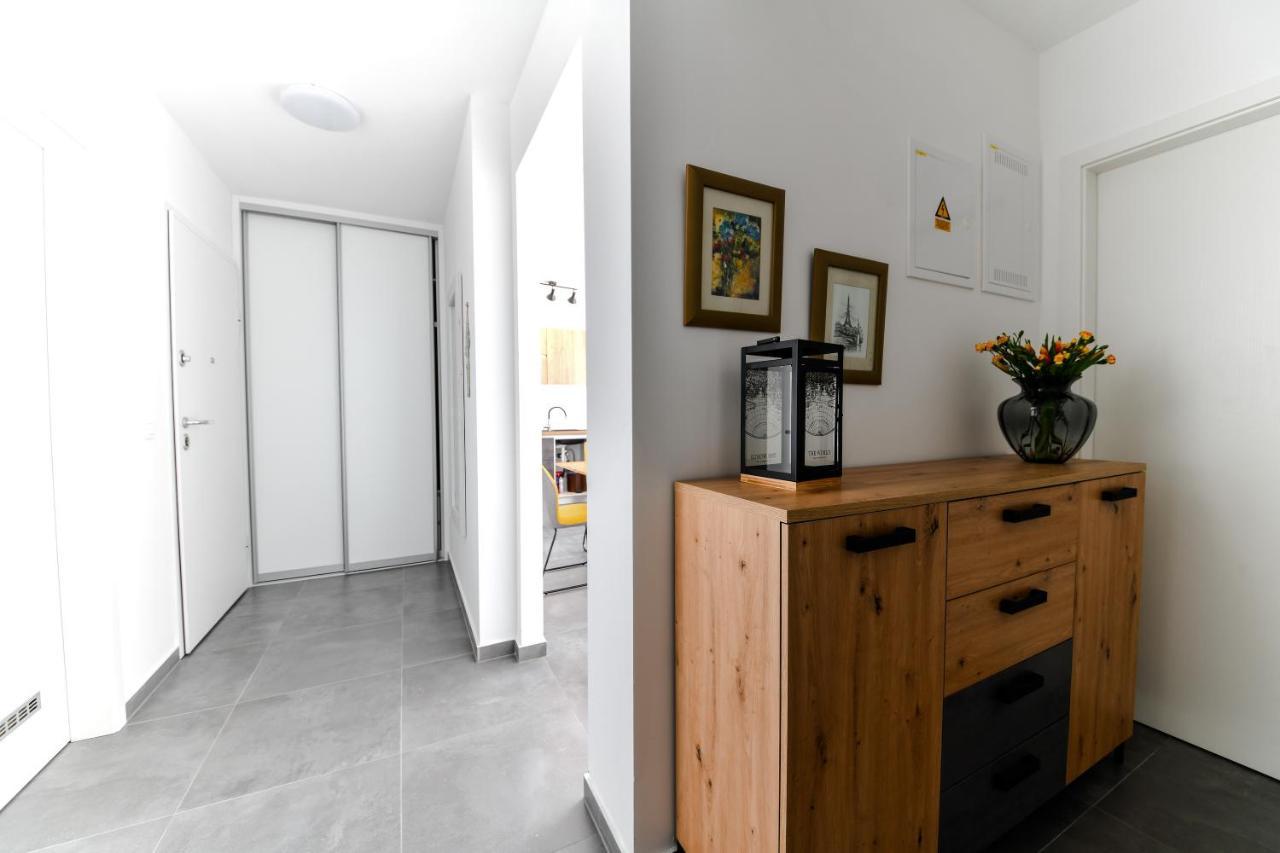 Spacious Nero With Free Parking Appartement