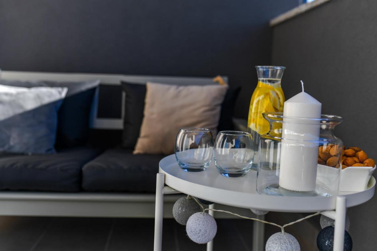 Spacious Nero With Free Parking Zadar