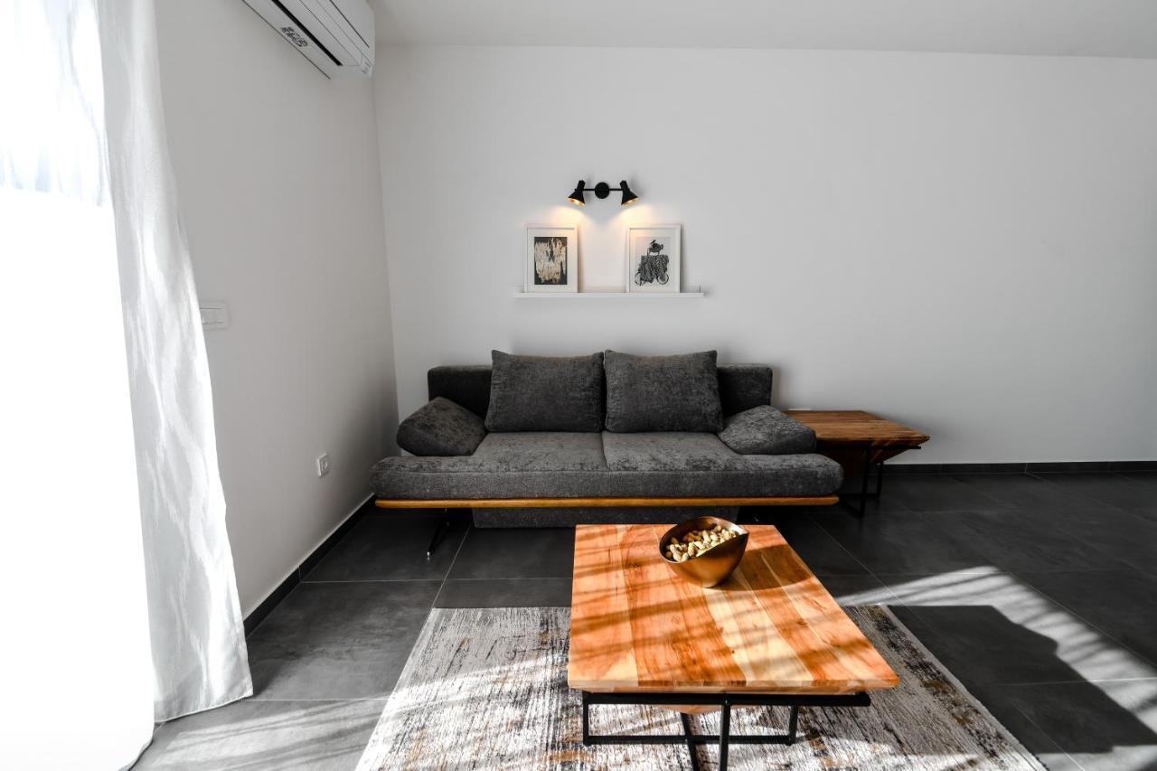 Spacious Nero With Free Parking Appartement *